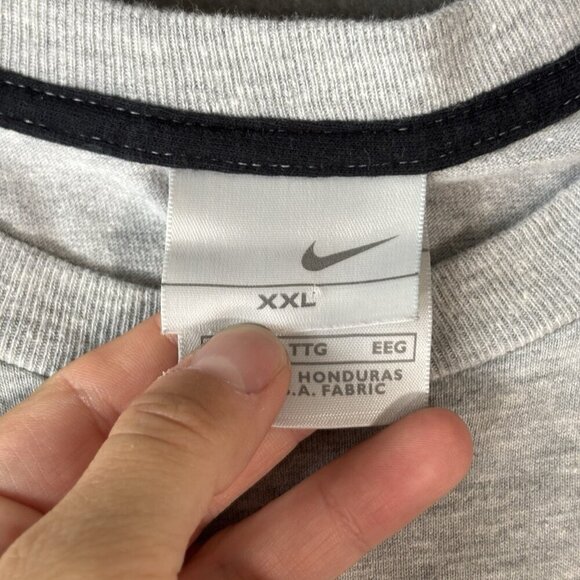 Vintage Y2K Nike T Shirt Mens 2XL XXL Gray Basketball Silver Tag Short Sleeve - Picture 7 of 13